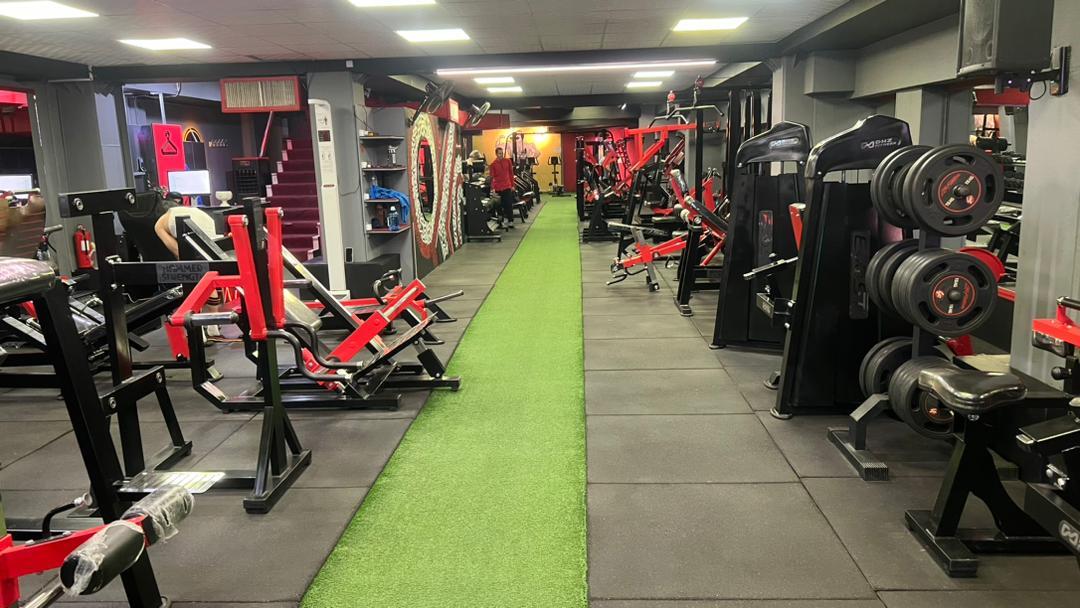 عکس باشگاه رد لاین ویژه آقایان در کرمان 