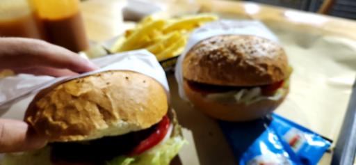 عکس فست فود هایزنبرگ