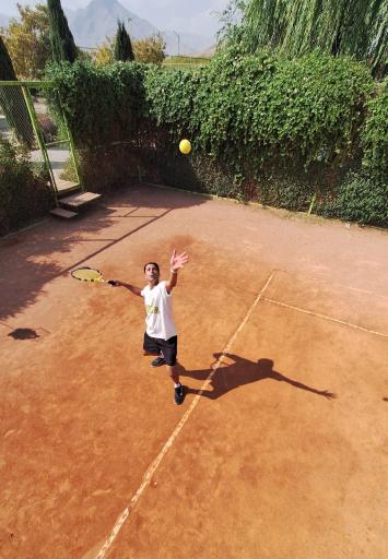 عکس زمین تنیس پرنیان