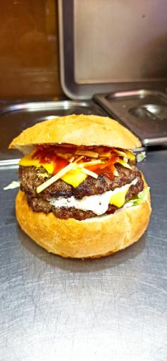 عکس فست فود من و دادام