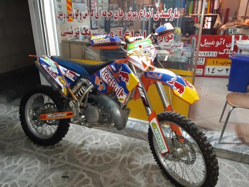 عکس خط کشی اتومبیل  استیکر شبرنگ هنرکده حسین زاده