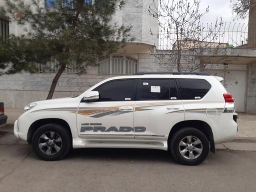 عکس خط کشی اتومبیل  استیکر شبرنگ هنرکده حسین زاده