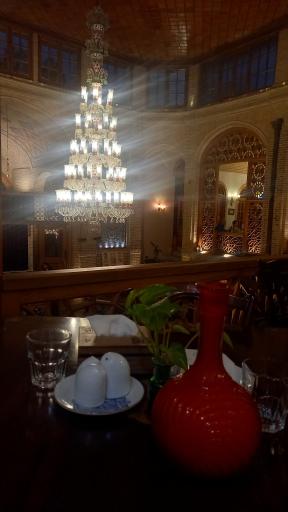 رستوران وکیل التجار