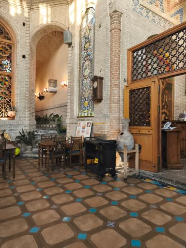 رستوران وکیل التجار