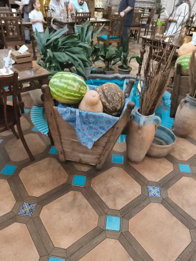 عکس رستوران وکیل التجار