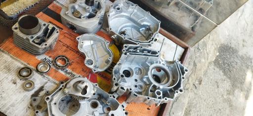 عکس تراشکاری موتور سیکلت و قطعه شویی 