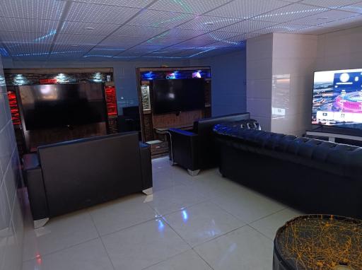 عکس کافه گیم میلانو