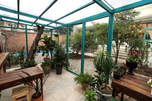 عکس مهمانپذیر ایوان