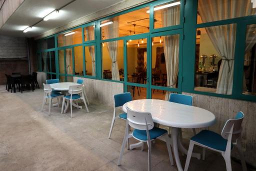 عکس مهمانپذیر ایوان