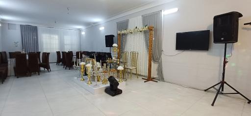 سالن عقد مدرن شهر