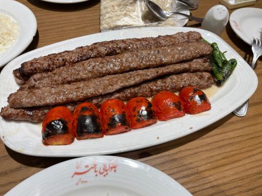 عکس چلو کبابی باختر تبریز | شعبه تهران