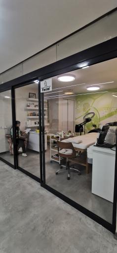 عکس مرکز لیزر ممسنی