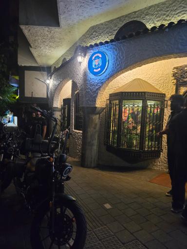 عکس کافه بیژن