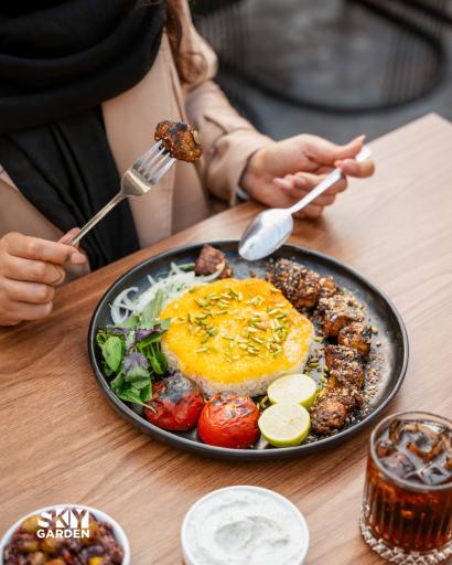 عکس کافه رستوران اسکای گاردن 