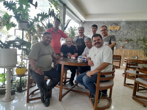 عکس کافه تریا گل