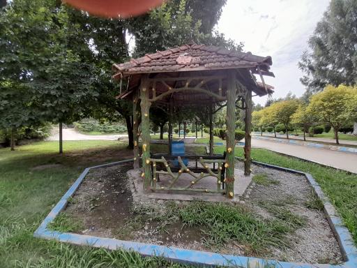 عکس پارک دهکده طلایی