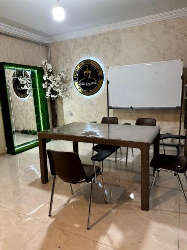 عکس آموزشگاه و مزون خاص پوشان