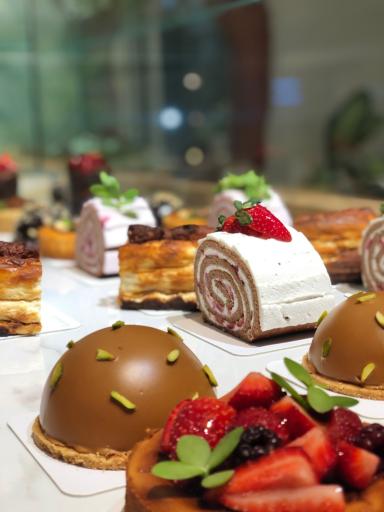 عکس بوتیک قنادی ال