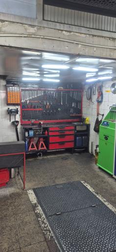 عکس تعمیرگاه محمد برتر