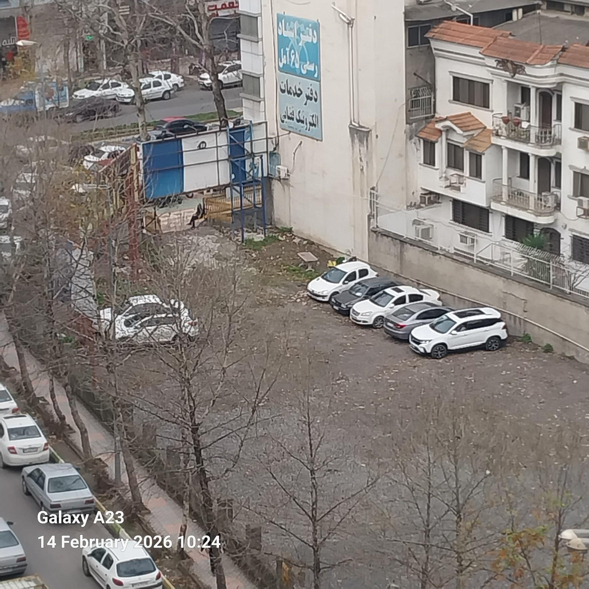 عکس پارکینگ پیرزاد