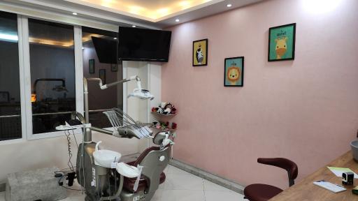 دکتر علی عاجلی متخصص ارتودنسی