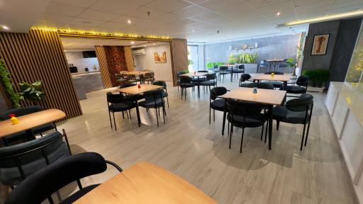 عکس هتل همسایه