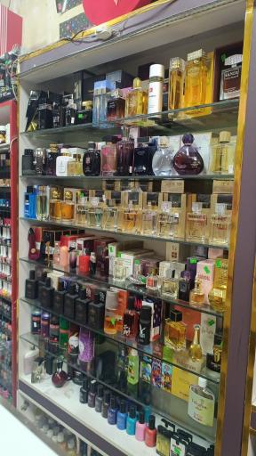 عکس فروشگاه آرایشی رومنس