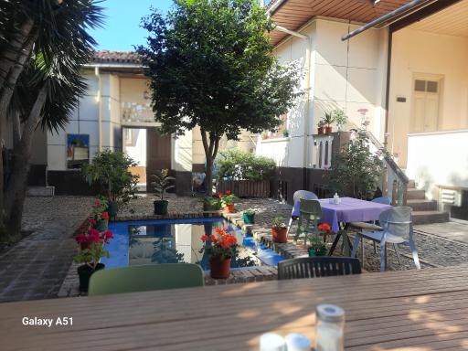 عکس مهمان خانه و کافه دیمه