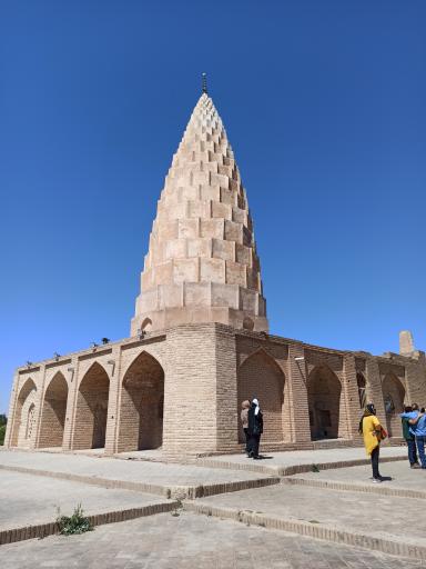 عکس آرامگاه یعقوب لیث صفاری