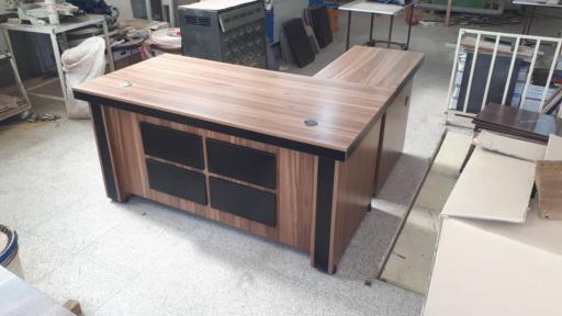 تولیدی میز و مبلمان اداری مهدوی