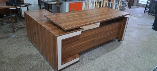 تولیدی میز و مبلمان اداری مهدوی