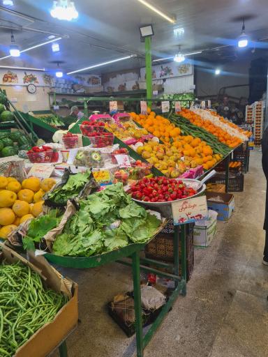 عکس بازار میوه و تره بار ولیعصر