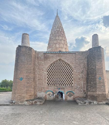 عکس آرامگاه یعقوب لیث صفاری
