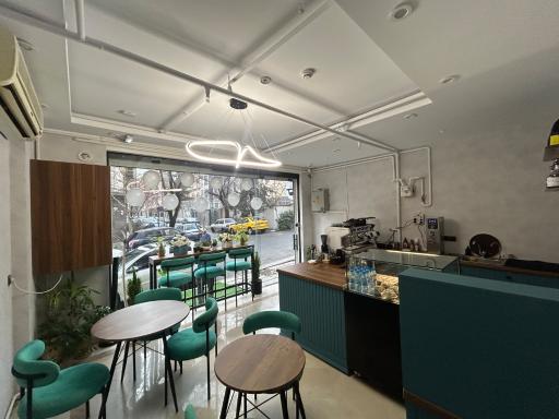 عکس کافه اسکوبار