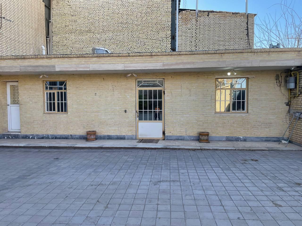 عکس فرش نگین نیاوران