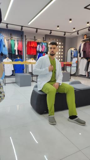 عکس روپوش پزشکی دکتر ژوان