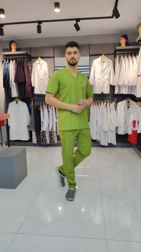 عکس روپوش پزشکی دکتر ژوان