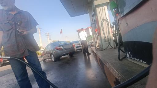 عکس جایگاه سوخت نمونه هشتگرد (بنزین)