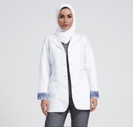 عکس روپوش پزشکی دکتر ژوان