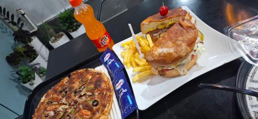 عکس ماکس‌ برگر