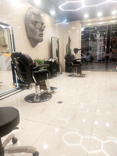 عکس آرایشگاه مردانه سناتور پلاس
