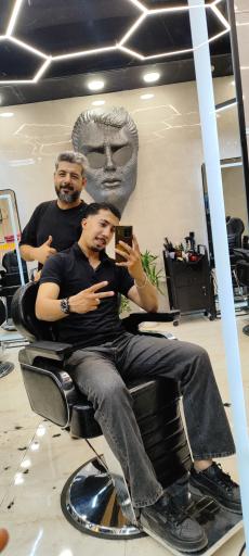 عکس آرایشگاه مردانه سناتور پلاس