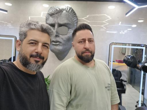 عکس آرایشگاه مردانه سناتور پلاس