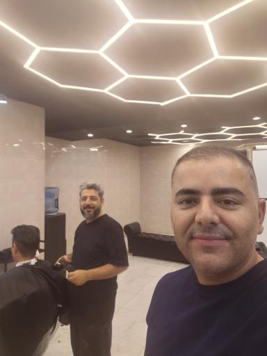 عکس آرایشگاه مردانه سناتور پلاس