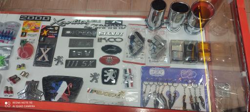 عکس لوکس اسپرتی DARK