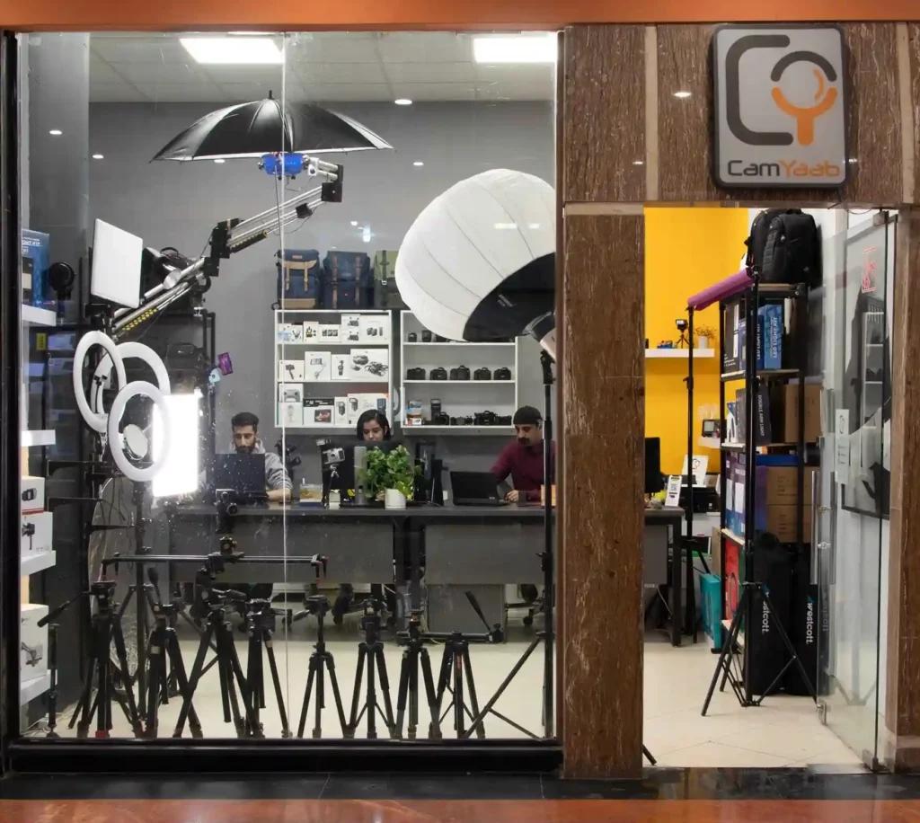 عکس فروشگاه دوربین و تجهیزات عکاسی کمیاب