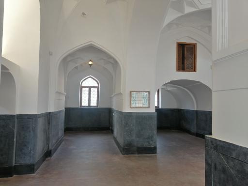 عکس مسجد هفتاد و دو تن