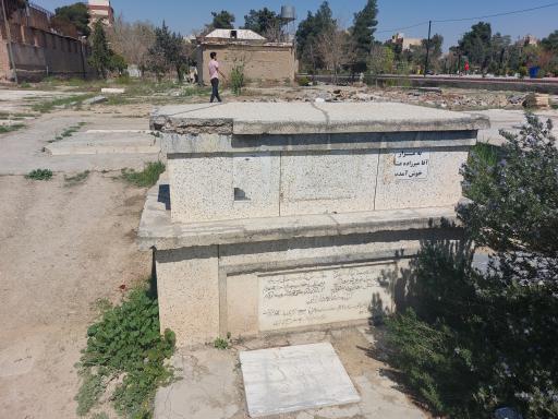 عکس مزار میرزاده عشقی
