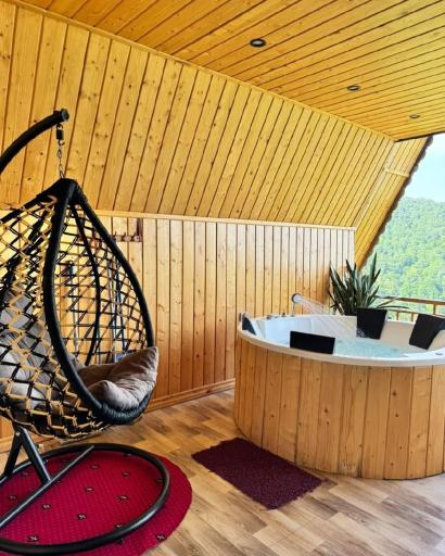 عکس اقامتگاه چوبی یاقوت