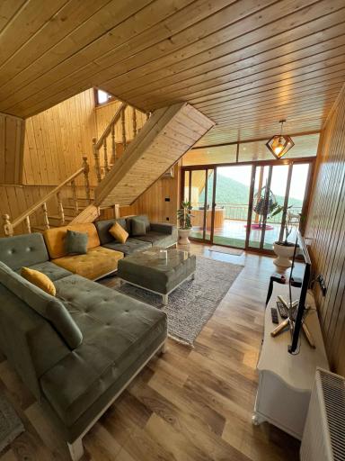 عکس اقامتگاه چوبی یاقوت